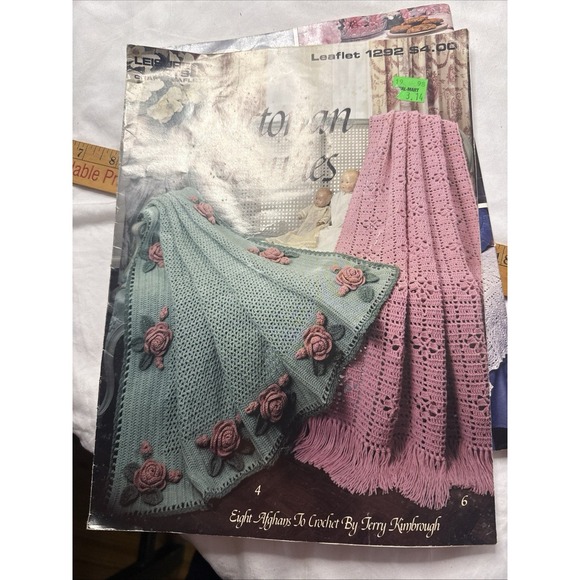 Lot Vintage Knitting Crochet Needles Assorted Size Bates Boye Books String Yarn - Picture 12 of 14